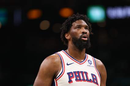 Joel Embiid envía un mensaje contundente tras la barrida de los 76ers por los Knicks.