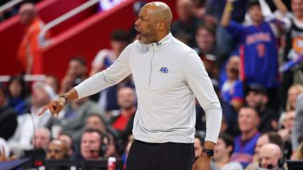 El entrenador Jamahl Mosley reacciona tras el golpe mágico que puso fin a la gran ventaja de los Pistons.