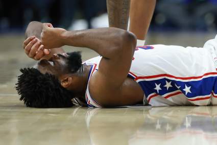 ¿Jugará Joel Embiid esta noche? Los 76ers toman la decisión final contra los Knicks.