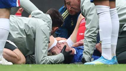 Noticias y actualizaciones sobre la lesión de Jesse Derry tras el peligroso golpe en la cabeza que sufrió un prometedor jugador del Chelsea.