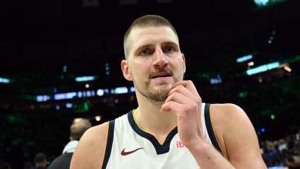 Los Nuggets adquieren a una superestrella para formar pareja con Nikola Jokic en una propuesta de intercambio alucinante.