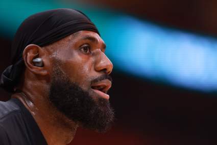 La estrella de Los Angeles Lakers, LeBron James, hizo historia en el sexto partido de los Rockets.