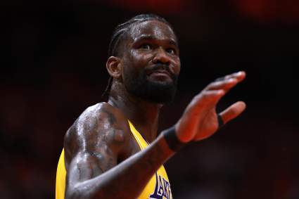 JJ Redick de los Lakers revela sus verdaderos sentimientos sobre Deandre Ayton durante el tercer partido.