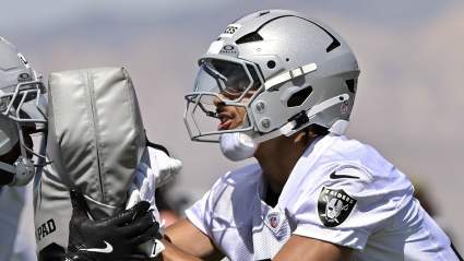 La adquisición de Treydan Stukes podría ser una mala noticia para el veterano de los Raiders.