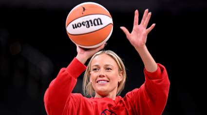 La entrenadora de las Fever, Stephanie White, revela los planes para Sophie Cunningham esta temporada.
