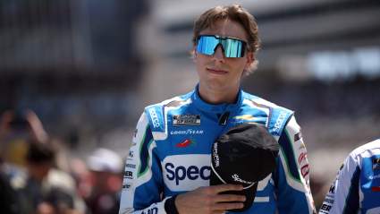 Carson Hocevar, piloto de NASCAR, deslumbra en la Gala del Met, ¡y los fans no se lo pueden creer!