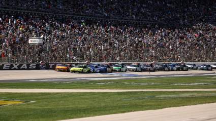Un piloto de NASCAR está dominando Google en este momento.