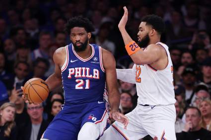 Joel Embiid lamenta la disparidad en los tiros libres en la derrota de los 76ers ante los Knicks en el tercer partido.