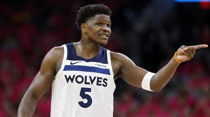 Anthony Edwards revela información actualizada sobre su lesión antes del segundo partido entre los Timberwolves y los Spurs.