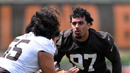 El defensor no drafteado y de gran físico de los Browns es visto como una incorporación emocionante para 2026.