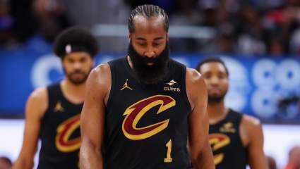 Los Cavaliers reaccionan al flojo desempeño de James Harden en la derrota del segundo partido.