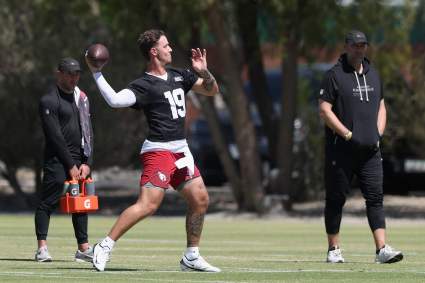 El entrenador en jefe de los Cardinals, Mike LaFleur, comparte lo que más le impresiona del mariscal de campo Carson Beck.