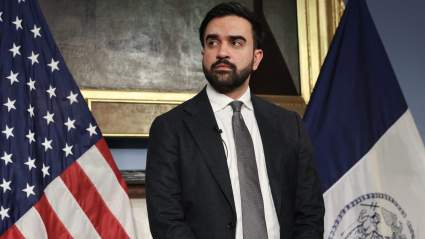 El alcalde de Nueva York, Zohran Mamdani, tiene una reacción hilarante cuando los Knicks llegan a la final de la NBA