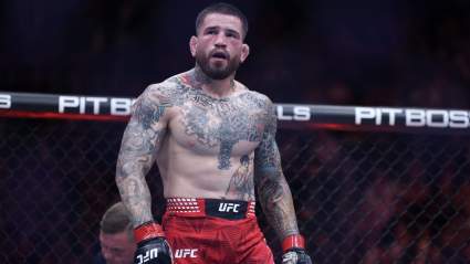 Sean Brady reta a Carlos Prates tras el UFC 328.