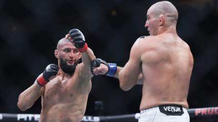 Khamzat Chimaev envía un mensaje a Sean Strickland tras UFC 328.