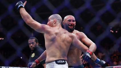 Khamzat Chimaev explica por qué perdonó a Sean Strickland en UFC 328.