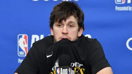Tras la barrida, los Lakers protagonizan un sonado intercambio en el que Austin Reaves es traspasado a cambio de una estrella valorada en 175 millones de dólares.
