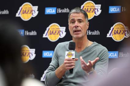 Un fichaje sorpresa que Los Angeles Lakers deben considerar en la agencia libre de la NBA.
