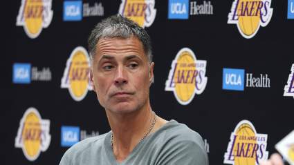 Los Lakers reciben un mensaje brutal antes de una temporada baja crucial.