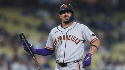 Los Giants aún le deben 140 millones de dólares al campocorto en medio de problemas defensivos.