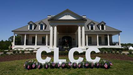 La primera edición del Colonial Life Charity Classic comienza con una ronda que bate récords.