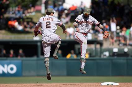 Buster Posey de los Giants podría vender al campeón de bateo por 12 millones de dólares.