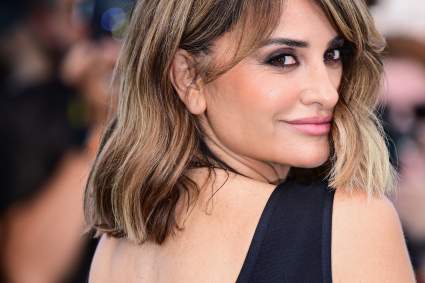 Penélope Cruz, de 52 años, luce ESPECTACULAR en su inusual aparición en la alfombra roja del Festival de Cine de Cannes.
