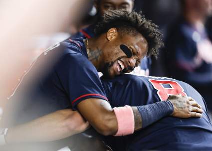ACTUALIZACIÓN: Los Bravos de Atlanta toman la decisión de Ronald Acuña Jr. durante el juego de los Marlins