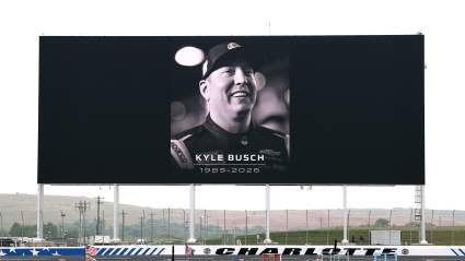 Charlotte inaugura el fin de semana de la Coca-Cola 600 con emotivos homenajes a Kyle Busch.
