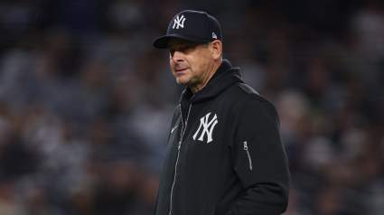 Los Yankees contratan a un lanzador diestro ex-Brewers para reforzar su bullpen en medio de la serie contra los Rays.