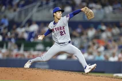 Los Mets de Nueva York reciben noticias sobre Jonah Tong durante la serie contra los Marlins.