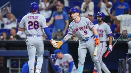 Los Mets realizan numerosos movimientos en su plantilla antes del partido contra los Rojos.