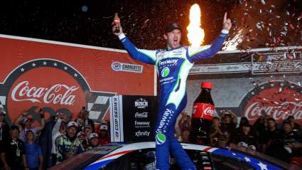 Daniel Suárez gana la Coca-Cola 600, acortada por la lluvia: "Lo hago por Kyle".