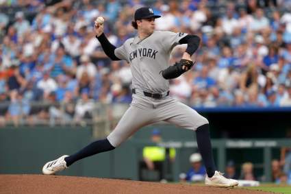 El lanzador abridor de los Yankees de Nueva York, Cam Schlittler, continúa haciendo historia para la franquicia.