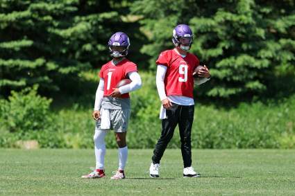JJ McCarthy de los Vikings está "molesto" y tiene una "personalidad diferente" en los entrenamientos voluntarios: analista