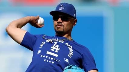 Los Dodgers de Los Ángeles toman una decisión sobre Mookie Betts antes de la serie contra los Phillies.