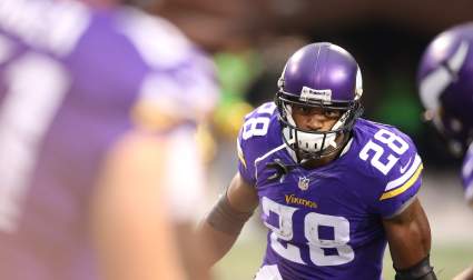 Adrian Peterson, de los Vikings, recibe un mensaje alentador sobre su ingreso al Salón de la Fama.