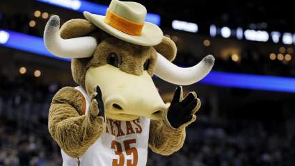 Simulación del Draft de los 76ers: El alero de Texas es calificado de "imparable" en el puesto número 22.