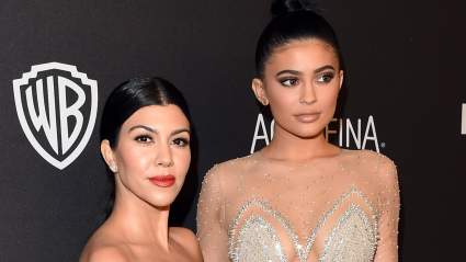 La publicación de Kylie Jenner por el Día de la Madre da pie a un divertido intercambio de palabras con Kourtney Kardashian.