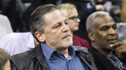 El propietario de los Cavaliers, Dan Gilbert, realiza un movimiento importante en Detroit antes del séptimo partido.