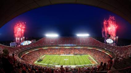 Se revela el calendario completo de la temporada regular de los Chiefs para 2026.