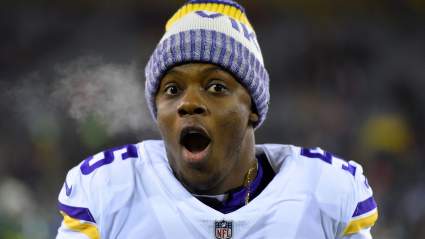 El ex mariscal de campo de los Vikings hace historia para los jóvenes atletas.