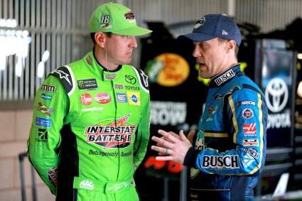 El fin de semana de NASCAR da un giro emotivo después de que Kevin Harvick cancelara el evento en medio del duelo por Kyle Busch.