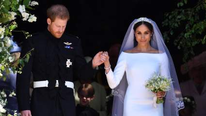 Meghan Markle comparte fotos inéditas de su boda con el príncipe Harry en su octavo aniversario.