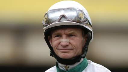 El jockey miembro del Salón de la Fama, Pat Day, regresa al centro de atención del Derby en el aniversario de su victoria en 1992.
