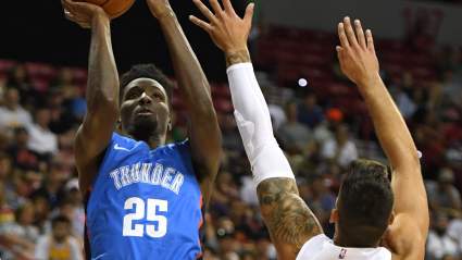 Un exjugador del Thunder se convierte en una máquina de triples-dobles en Asia.