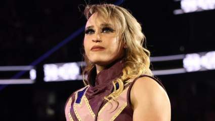 La estrella de la WWE no será suspendida por la filtración de fotos obscenas.