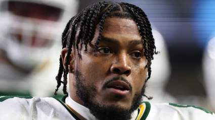 El ex corredor de los Raiders, Josh Jacobs, fue arrestado; niega las acusaciones.