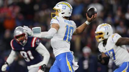 El nuevo coordinador ofensivo de los Chargers, Mike McDaniel, envía un mensaje contundente sobre Justin Herbert.