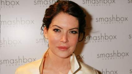 Lara Flynn Boyle, estrella de 'Twin Peaks', luce irreconocible durante una rara salida a Los Ángeles.